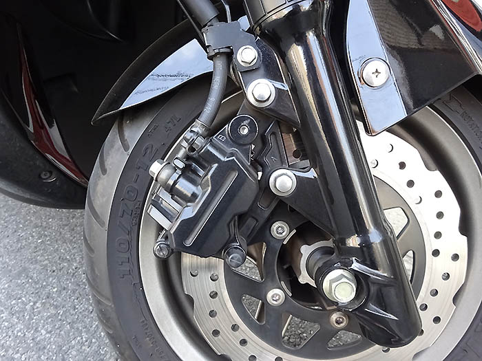 バイク・スクーターのフロントディスクブレーキパッドの交換方法と交換 
