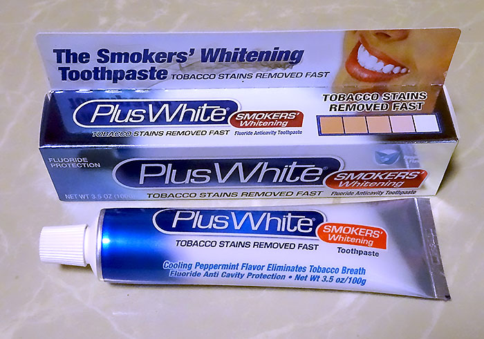 ホワイトニング歯磨き粉：Plus White　The Smokers' Whitening Toothpaste