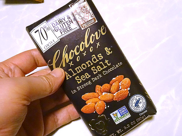 chocolove｜アーモンド＆海塩入りストロングダークチョコレート　ココア70％