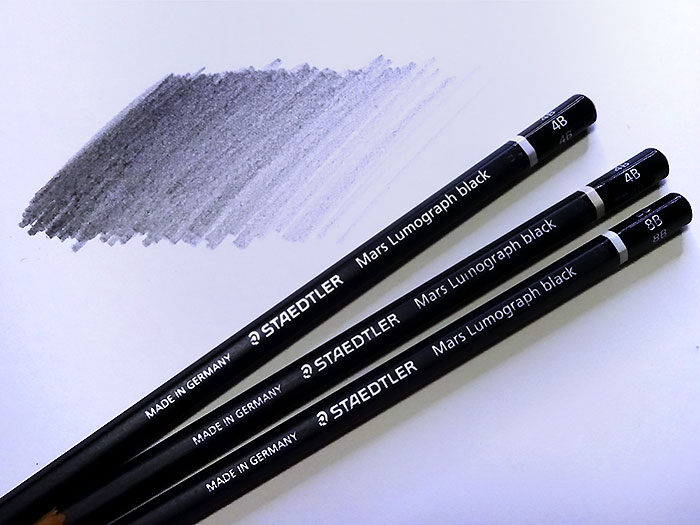 カーボン鉛筆：深みと効果的な黒を求めるアーティストのための鉛筆